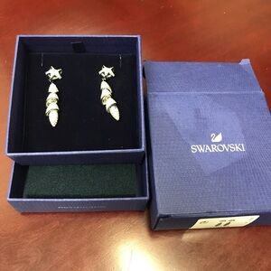 New in Box! Authentic Swarovski Fox Crystal Drop Earrings Silver-Tone